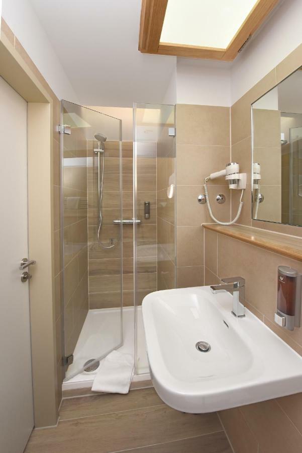 Port Inn Hotel Eichwalde ภายนอก รูปภาพ